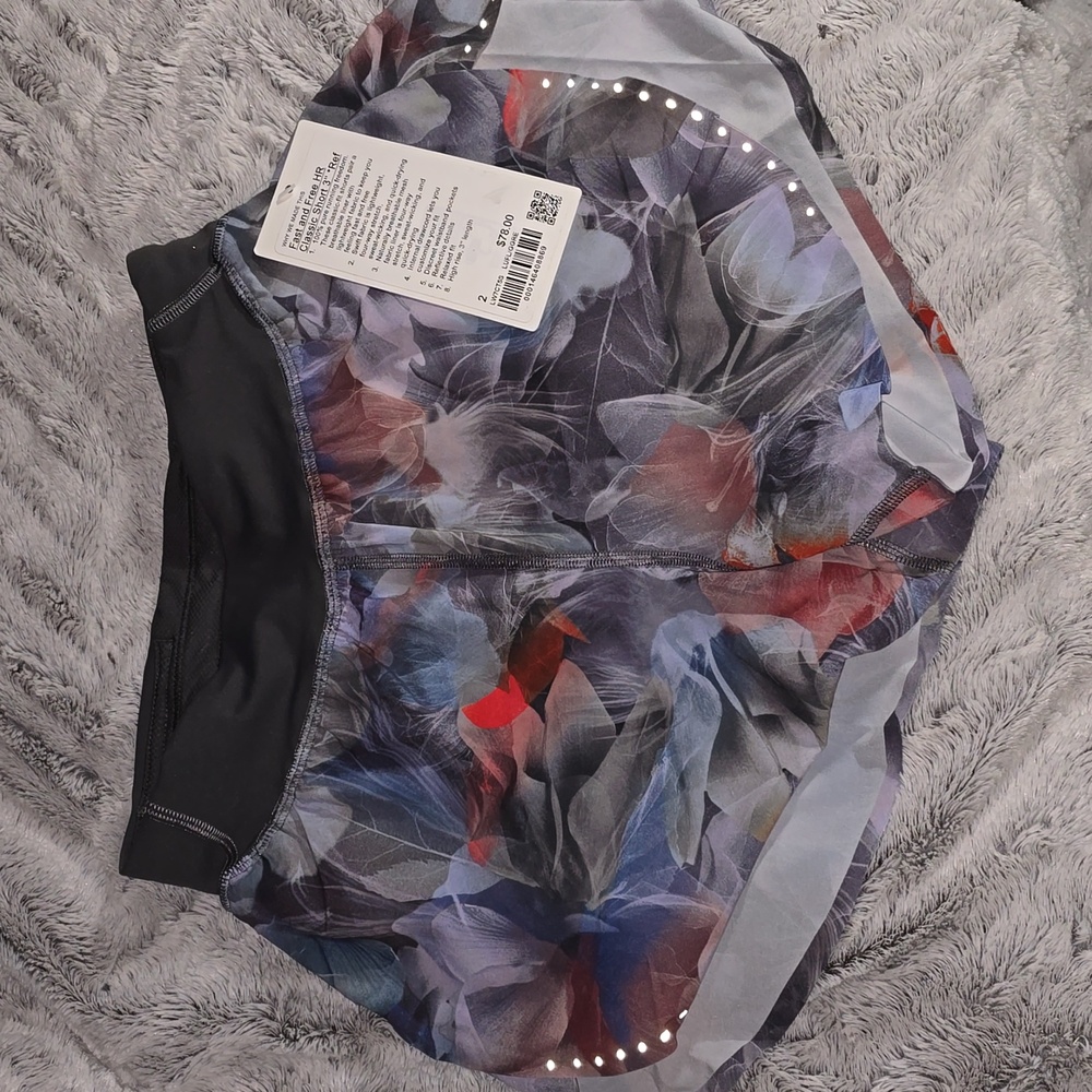 Fast and Free Clasic 3" Lululemon short NWT